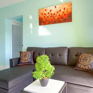 Lovely Apt Near Beach,downtown,24hr Security,pool Nassau
